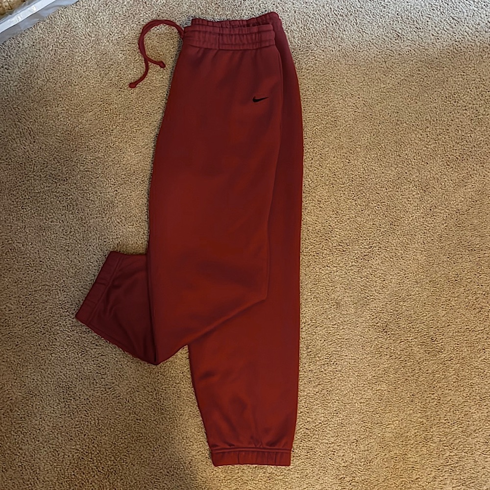 Maroon Nike Sweatpants, dry-fit material